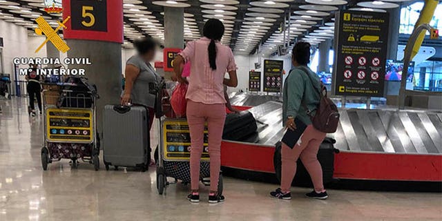 Four women and three men were arrested, including a 48-year-old woman who was arrested at the Madrid airport while accompanying three "victims from Nicaragua who were going to be exploited".
