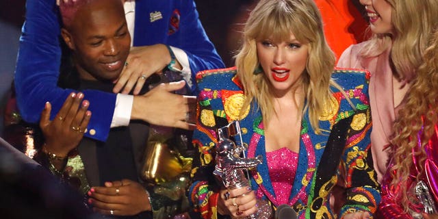 Westlake Legal Group TaylorSwifty082719 Cautious optimism in US-China trade war; 2020 Dems endure 'Hunger Games'; Epstein accusers to speak out fox-news/columns/fox-news-first fox news fnc/us fnc article 07f5bd2d-2bb0-5adf-ab7f-d9188508102d