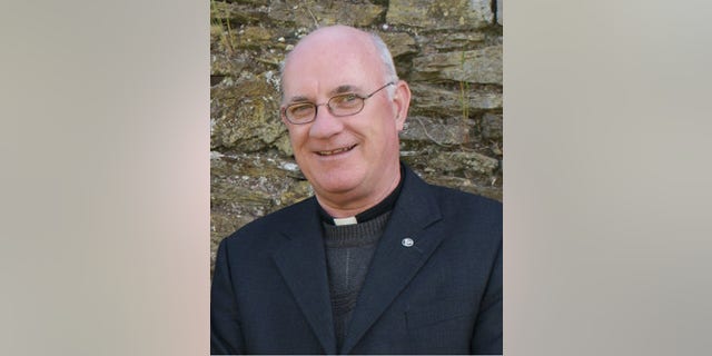 Fr Tomás Walsh, of Gurranabraher parish near Cork, has unleashed his wrath on people bringing inappropriate items such as cans of beer or cigarettes to the altar during funeral masses.