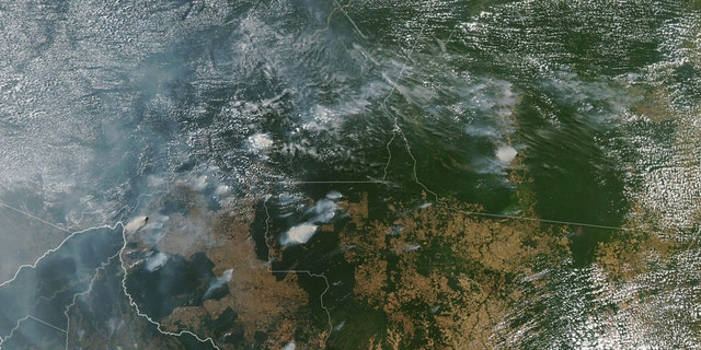 NASA Earth Observatory images by Lauren Dauphin, using MODIS data from NASA EOSDIS/LANCE and GIBS/Worldview and VIIRS data from NASA EOSDIS/LANCE and GIBS/Worldview, and the Suomi National Polar-orbiting Partnership. Caption by Adam Voiland.