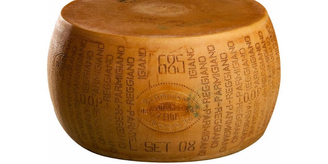 In recent days, the supermarket has made the headlines selling a huge wheel of 72 kg of parmigiano reggiano in the photo.