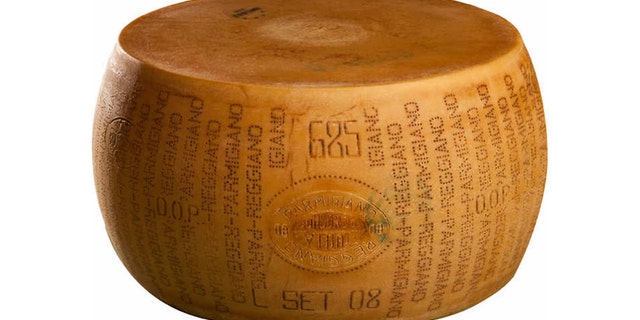 In recent days, the supermarket has made the headlines selling a huge wheel of 72 kg of parmigiano reggiano in the photo.