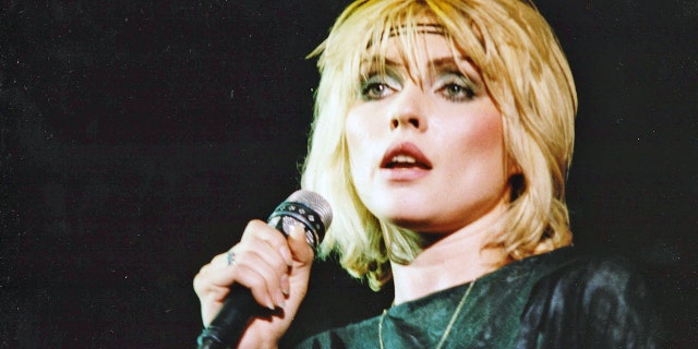 ca-s-blondie-debbie-harry-ti-t-l-c-b-h-m-hi-p-t-i-knifepoint-ch-p