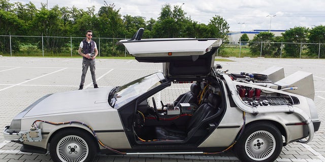 remote control delorean