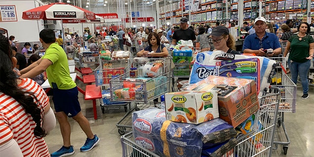 Westlake Legal Group dorian-lines Hurricane Dorian nears Category 3 status as forecasters warn Florida of 'hazardous conditions' ahead Greg Norman fox-news/science/planet-earth/natural-disasters/hurricane-dorian fox news fnc/us fnc c6198438-11eb-5645-805e-c7465db3b34e article