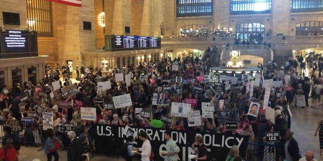 Protesters and counter-protesters clash on President Trump's immigration policies in the main concourse of Grand Central Terminal in New York City, Aug. 29, 2019. (Danielle Wallace/Fox News)