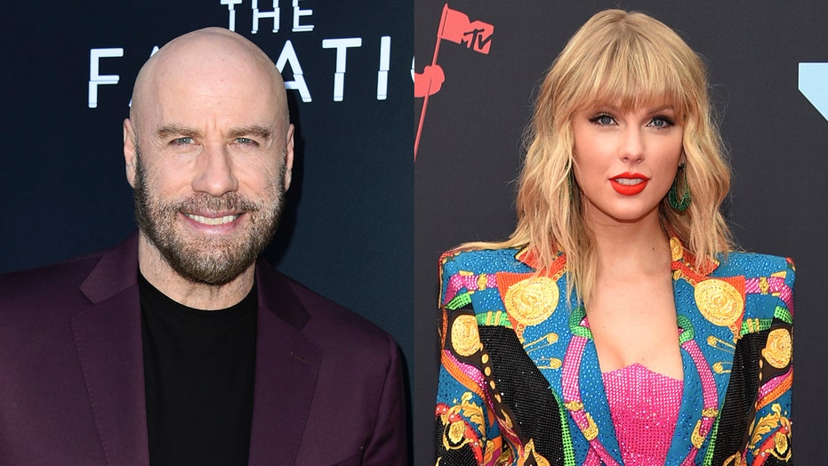 2019 Vmas John Travolta Seems To Mistake Taylor Swift For