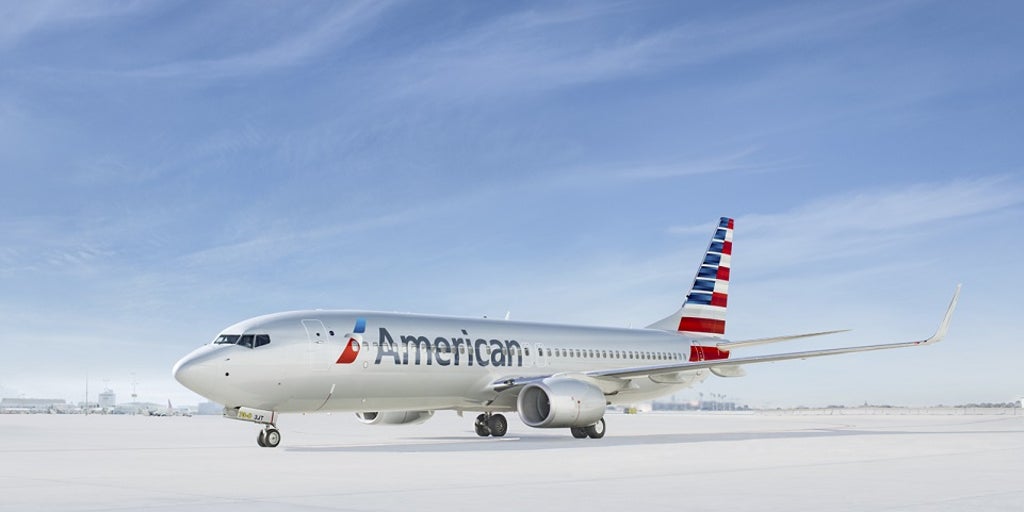 MAYDAY. American Airlines Boeing 737 reports engine overheat