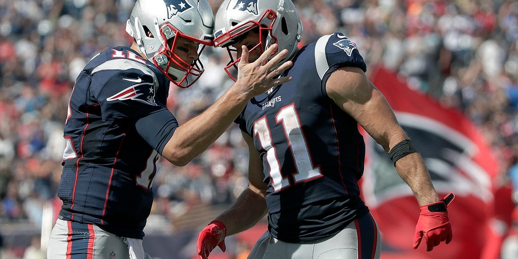 Julian Edelman Reveals 'Beef' With Tom Brady, Picks Against Buccaneers As  Repeat Super Bowl Champions - CBS Boston