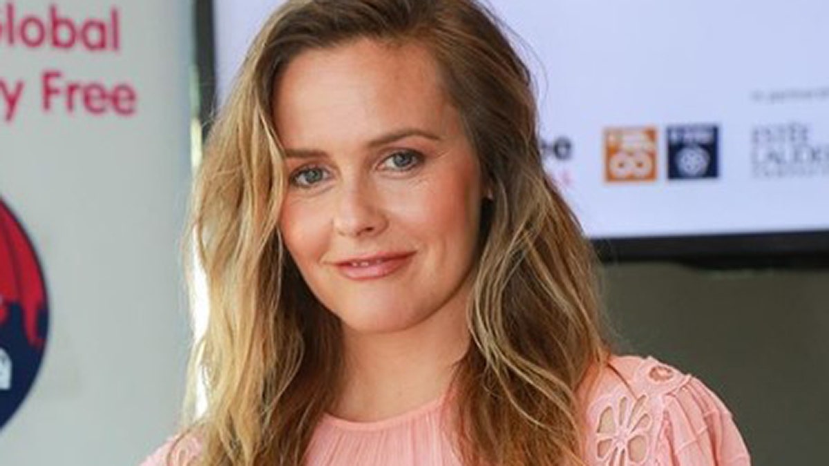 Alicia Silverstone reacted Tuesday to what she viewed as clueless behavior at a Starbucks coffee shop. (Instagram/aliciasilverstone)