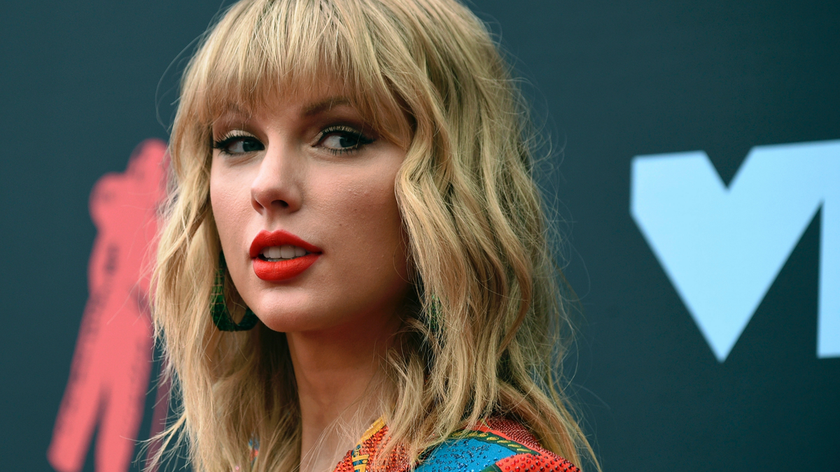 Taylor Swift arrived at the MTV Video Music Awards in Newark, N.J. (Photo by Evan Agostini/Invision/AP, File)