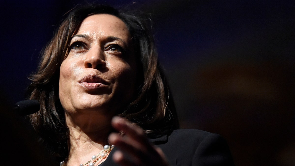 Kamala Harris proposes incentives for schools to extend school