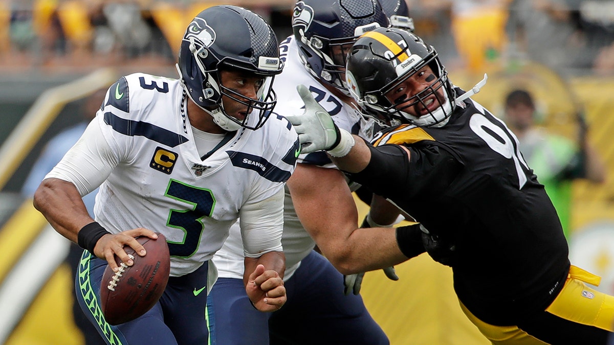 Seattle Seahawks quarterback Russell Wilson (3) passes against the  Pittsburgh Steelers in the first half of an NFL football game, Sunday,  Sept. 15, 2019, in Pittsburgh. (AP Photo/Gene J. Puskar Stock Photo - Alamy