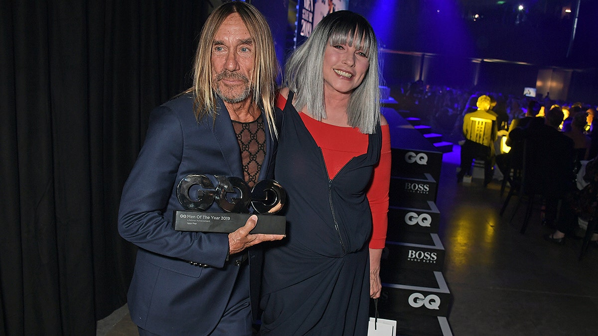 LONDON, ENGLAND - SEPTEMBER 03:   Iggy Pop, winner of the GQ Lifetime Achievement Award, and Debbie Harry attend the the GQ Men Of The Year Awards 2019 in association with HUGO BOSS at the Tate Modern on September 3, 2019 in London, England.  (Photo by David M. Benett/Dave Benett/Getty Images for HUGO BOSS)