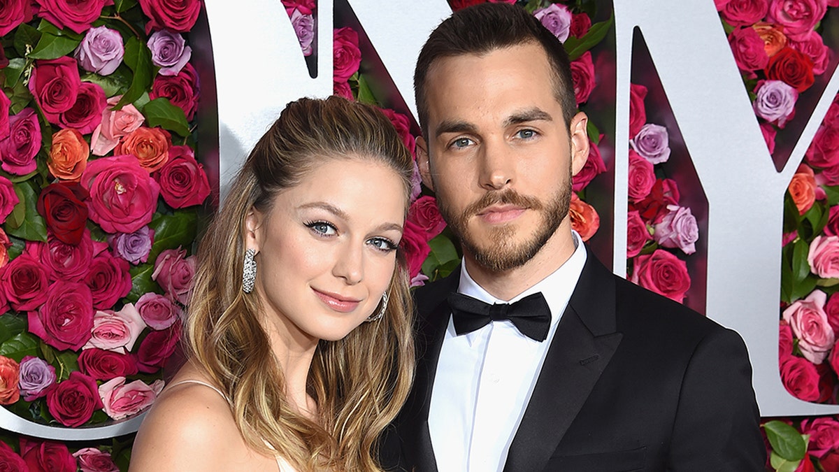 NEW YORK, NY - JUNE 10: (L-R) Melissa Benoist and Chris Wood attend the 72nd Annual Tony Awards at Radio City Music Hall on June 10, 2018 in New York City. (Photo by Larry Busacca/Getty Images for Tony Awards Productions )