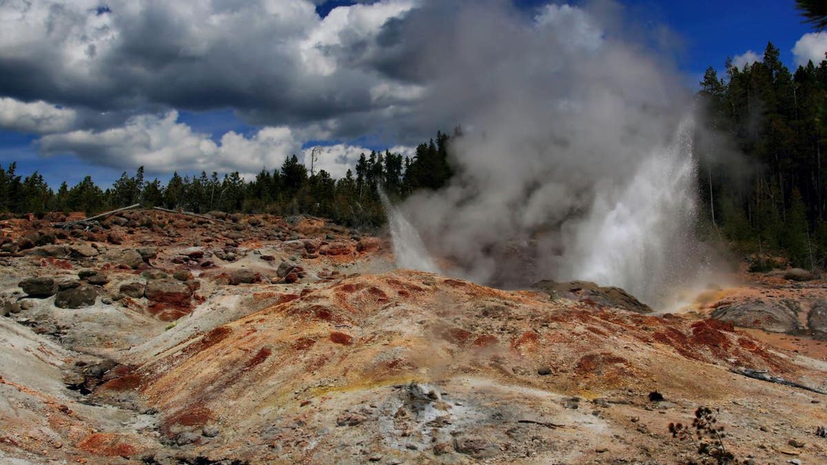The Steamboat Geyser at Yellowstone National Park in Wyoming. (Wikimedia)