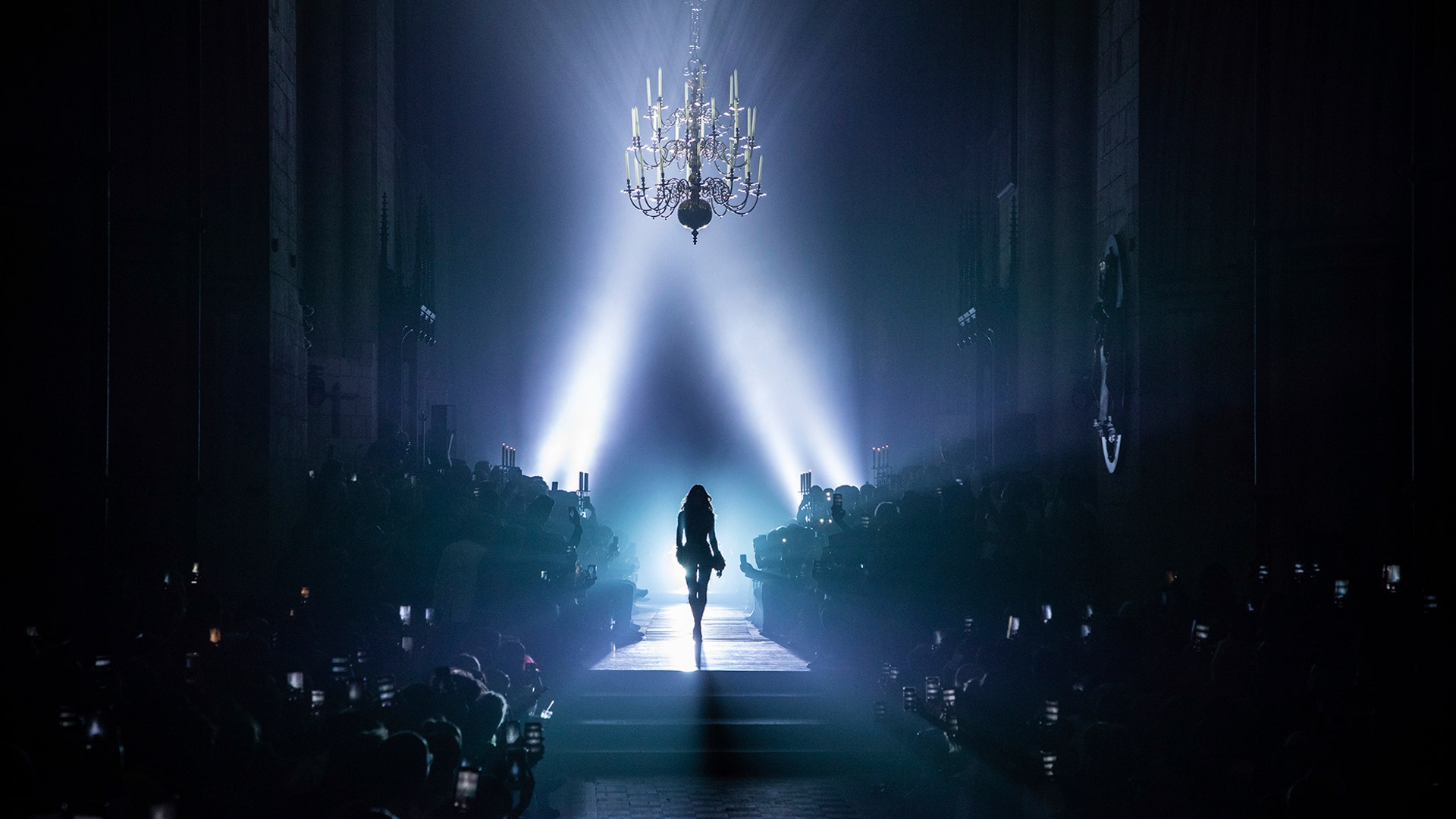 A model wears a creation by Julien Macdonald at the Spring/Summer 2020 fashion week runway show in London, Sept. 16, 2019. 