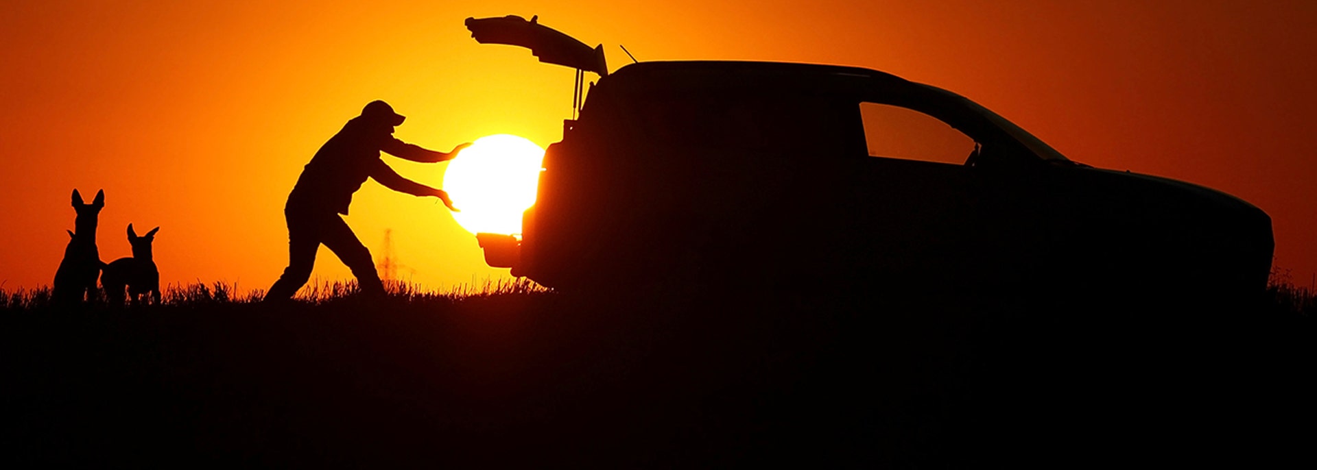 Amazing photos depict man loading the sun into his SUV Fox News