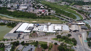 ‘Tent courts’ set up at border towns to ease strain on immigration cases