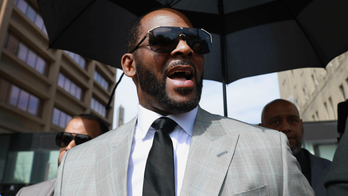 Judge won't return R. Kelly bond money to woman who paid it