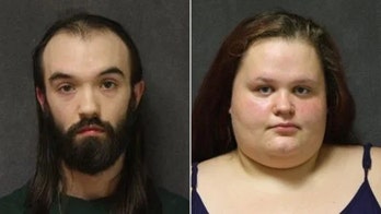 Connecticut dad, aunt arrested after toddler found on roof: police