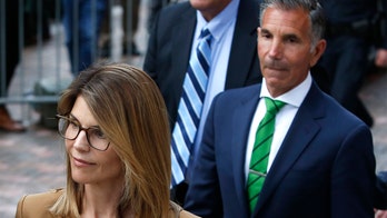 Lori Loughlin, Mossimo Giannulli’s lawyer claims FBI directed college admissions scandal mastermind to lie