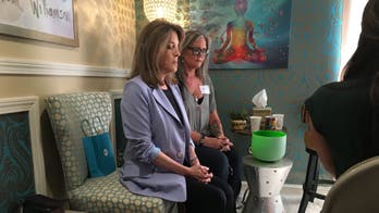 Marianne Williamson leads meditation session on campaign trail: ‘This country needs a season of repair’