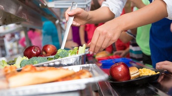 Minnesota student's questionable school lunch post goes viral: 'Sad excuse for a meal'