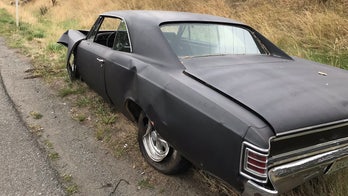 Video: Unoccupied classic muscle car ghost rides across highway and wrecks