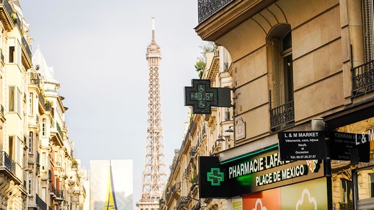 France heat waves leave nearly 1,500 dead, health minister says