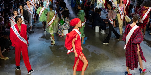 In the NYFW presentation, which marked the 10th anniversary of his eponymous brand’s showing, Gurung hoped to examine “the root of American identity.”