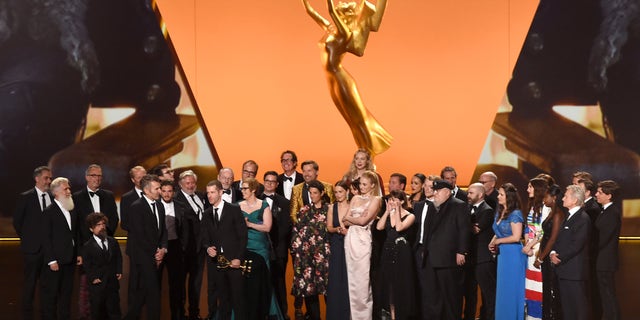 The cast and the team of 'Game of Thrones & # 39; accept the Outstanding Drama Series Trophy at the 71st Emmy Awards at the Microsoft Theater on September 22, 2019 in Los Angeles, California. (Photo by Kevin Winter / Getty Images)