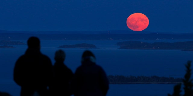 LOOK TO THE SKY: Rare full moon on Friday the 13th LOOK TO THE SKY: Rare full moon on Friday the 13th