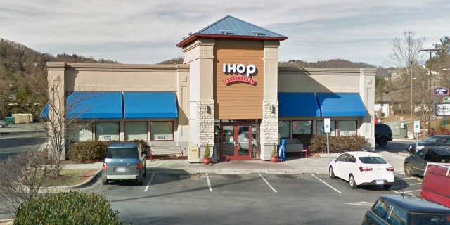 Ihop Customers Damage Restaurant Assault Manager After Learning Orange Juice Refills Aren T Free Fox News