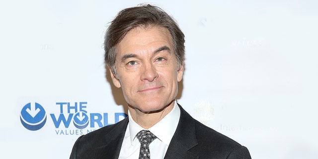 Dr. Oz attends the 2018 World Values Network Champions of Jewish Values Awards Gala in New York City on March 8, 2018. 