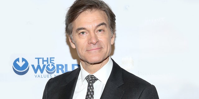 Dr. Oz attends the 2018 World Values Network Champions of Jewish Values Awards Gala in New York City on March 8, 2018. 