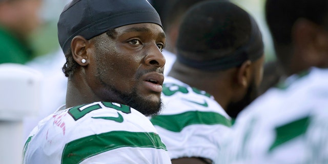 Le'Veon Bell is leading the rushing attack for the Jets. (AP Photo/Steven Senne)