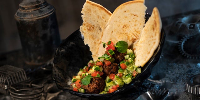 The Felucian Garden Spread, to be available at the Docking Bay 7 Food & Cargo in Galaxy's Edge, comes with a plant-based kefta patty, hummus, salad and pita.