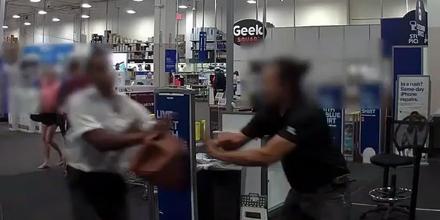 Armed Robber Caught On Video In Struggle With Los Angeles Best Buy ...