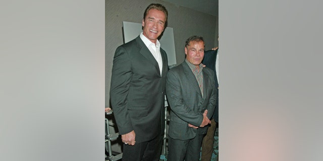 Arnold Schwarzenegger and his companion Franco Columbu at the premiere of the movie "Pumping Iron: The 25th Anniversary" in New York in November 2002. They became the best friends of the world after their bodybuilding in Europe.