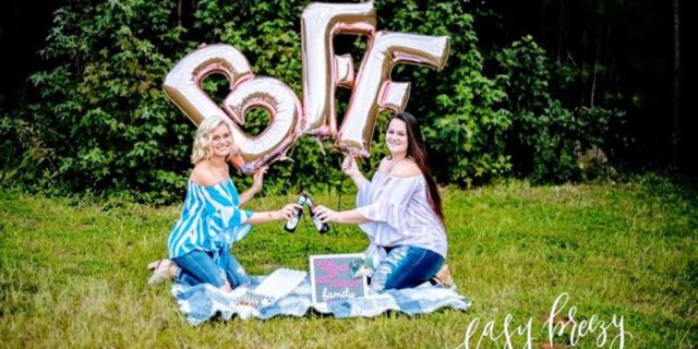 Samantha Clark and Christina Arthur of South Carolina women recently celebrated their 23-years of friendship with a photo shoot full of special mementos, in a post that has since gone viral on Facebook.