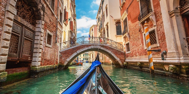 Once the family got out of the boat, the unidentified man began threatening the gondolier before eventually headbutting him several times and then punching him in the chin in front of onlookers.