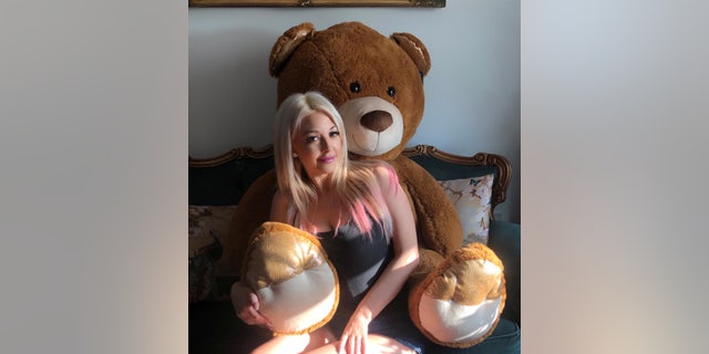 "After the Chihuahua died, I tried to fully cut things off with him, but he wouldn't take no for an answer,” she claimed. "One day, I came home and the concierge of the building called me to show that I'd been sent this massive teddy bear, the biggest you've ever seen."