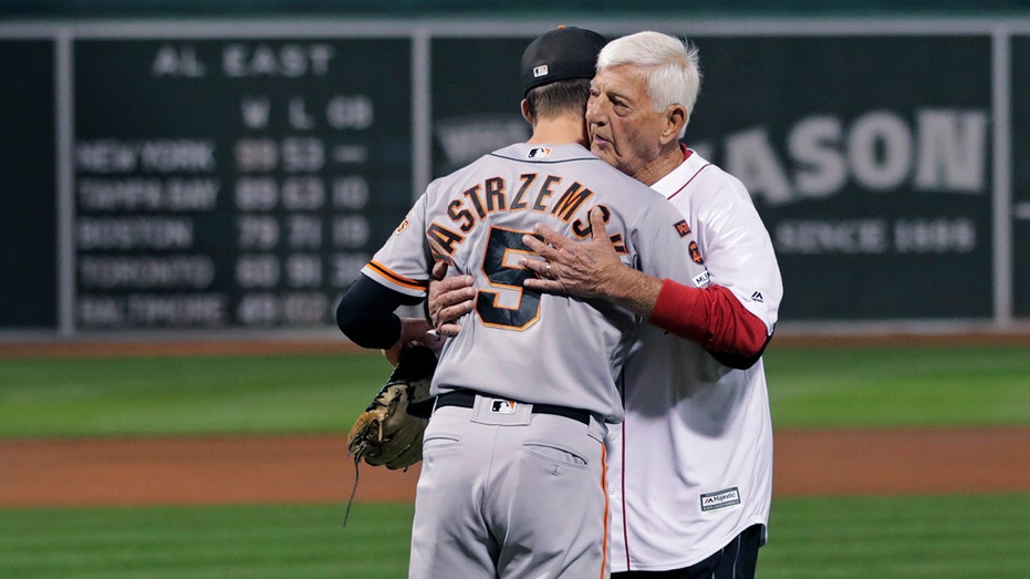 Mike Yastrzemski's appreciation for his grandfather, Carl, grows with every  season in the majors - The Boston Globe