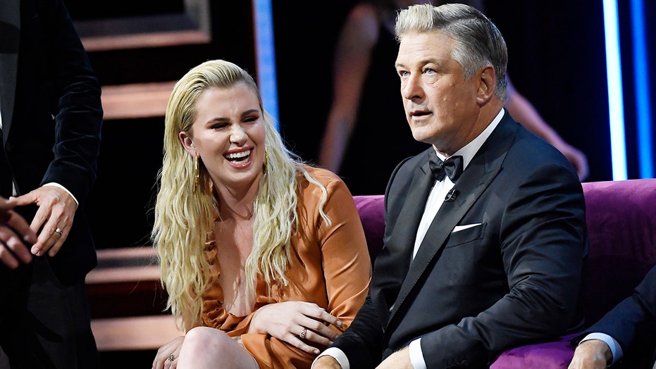 Ireland Baldwin Roasts Dad Alec Over That 2007 Thoughtless