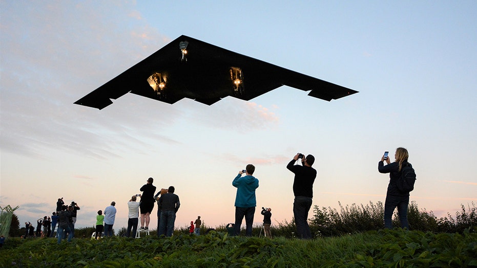 B-2 stealth bomber flies just 60 feet above impressed plane spotters' heads