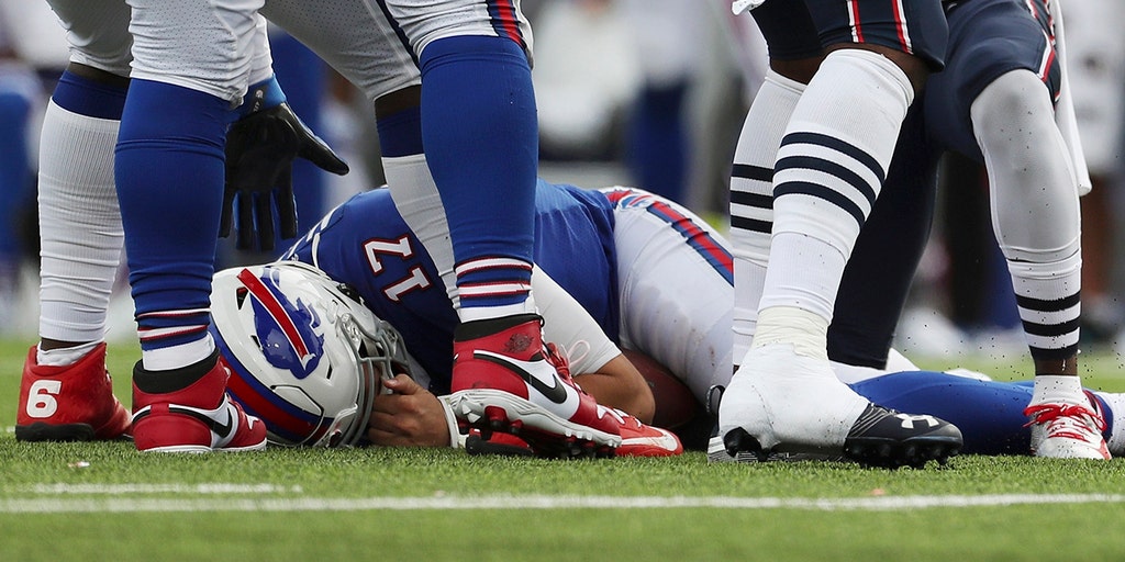 Brett Favre Gives Josh Allen Advice After Helmet-To-Helmet Hit Vs. Patriots  