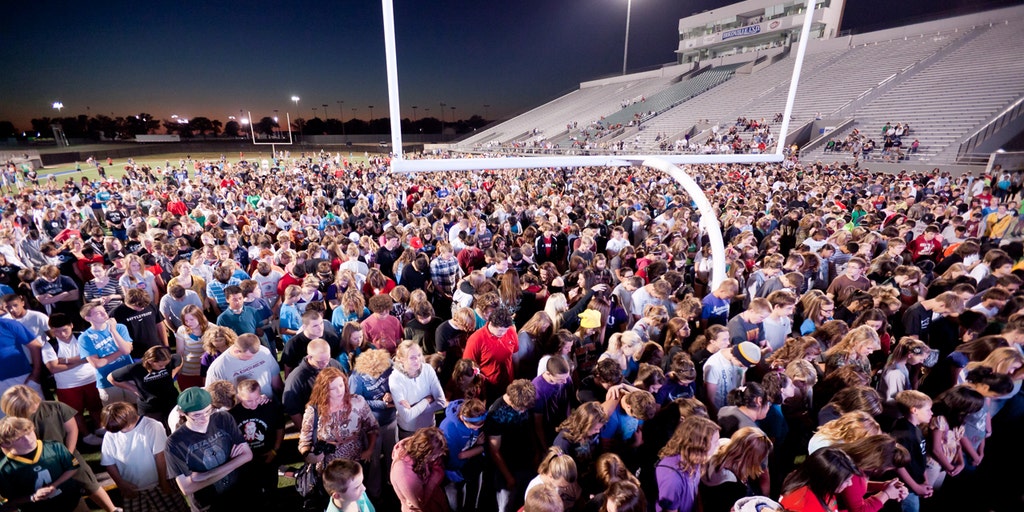 Over 200,000 students expected to 'stand for Christ' on football fields across the nation