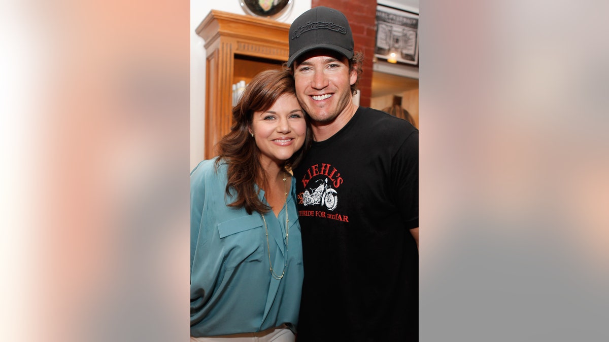 Tiffani Thiessen and Mark-Paul Gosselaar have remained close over the years.