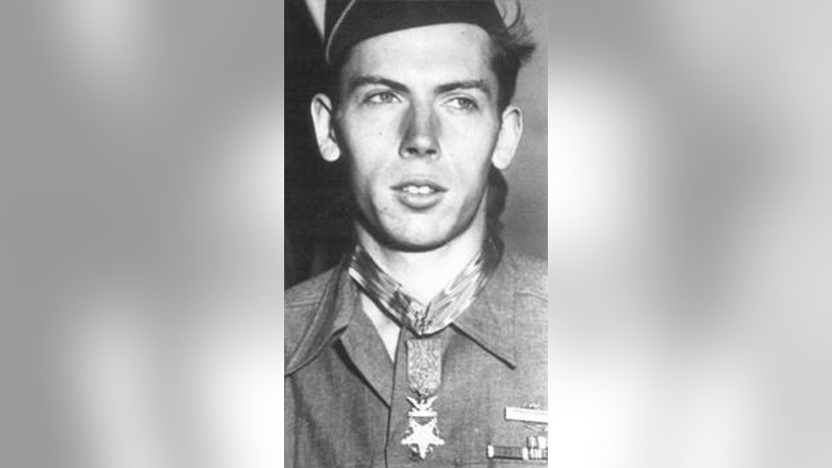 Francis Currey, one of the three living World War II Medal of Honor recipients has died. He was 94.